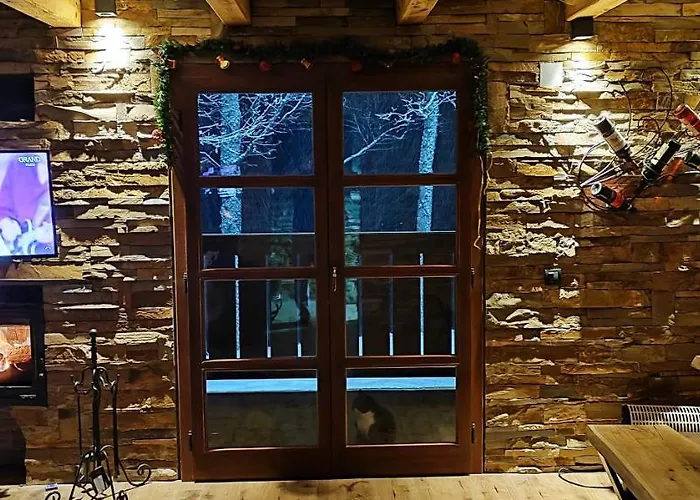 Eko Kuca Hedonija باغينا باستا